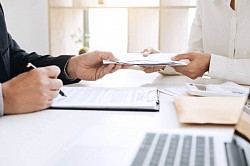 Hai bisogno di un rapido aiuto finanziario? Approfitta della nostra offerta di prestito peer-to-peer in 24 ore. Offriamo prestiti che vanno da 2.000 € a 900.000 € con condizioni flessibili accessibili a tutti. Che si tratti di un progetto personale, di un'emergenza o di un bisogno di liquidità, ottieni un finanziamento in modo rapido e senza complicazioni bancarie. Contattaci subito per maggiori informazioni!