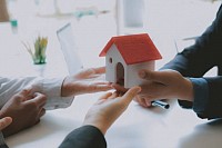 Benvenuti al mio blog dedicato al finanziamento aziendale! Qui condivido con voi le migliori strategie per ottenere finanziamenti, far crescere il vostro business e garantire la crescita della vostra azienda. Che tu sia un imprenditore principiante o un imprenditore esperto, qui troverai consigli pratici, soluzioni di finanziamento adatte e opportunità da non perdere. Nel programma: ✅ Le diverse fonti di finanziamento (prestiti bancari, investitori, crowdfunding, aiuti pubblici) ✅ Come preparare un caso solido per convincere i finanziatori ✅ Consigli per gestire efficacemente il tuo flusso di cassa ed evitare difficoltà finanziarie ✅ Testimonianze e feedback di imprenditori di successo Seguimi per scoprire soluzioni concrete e dare nuovo impulso al tuo business!